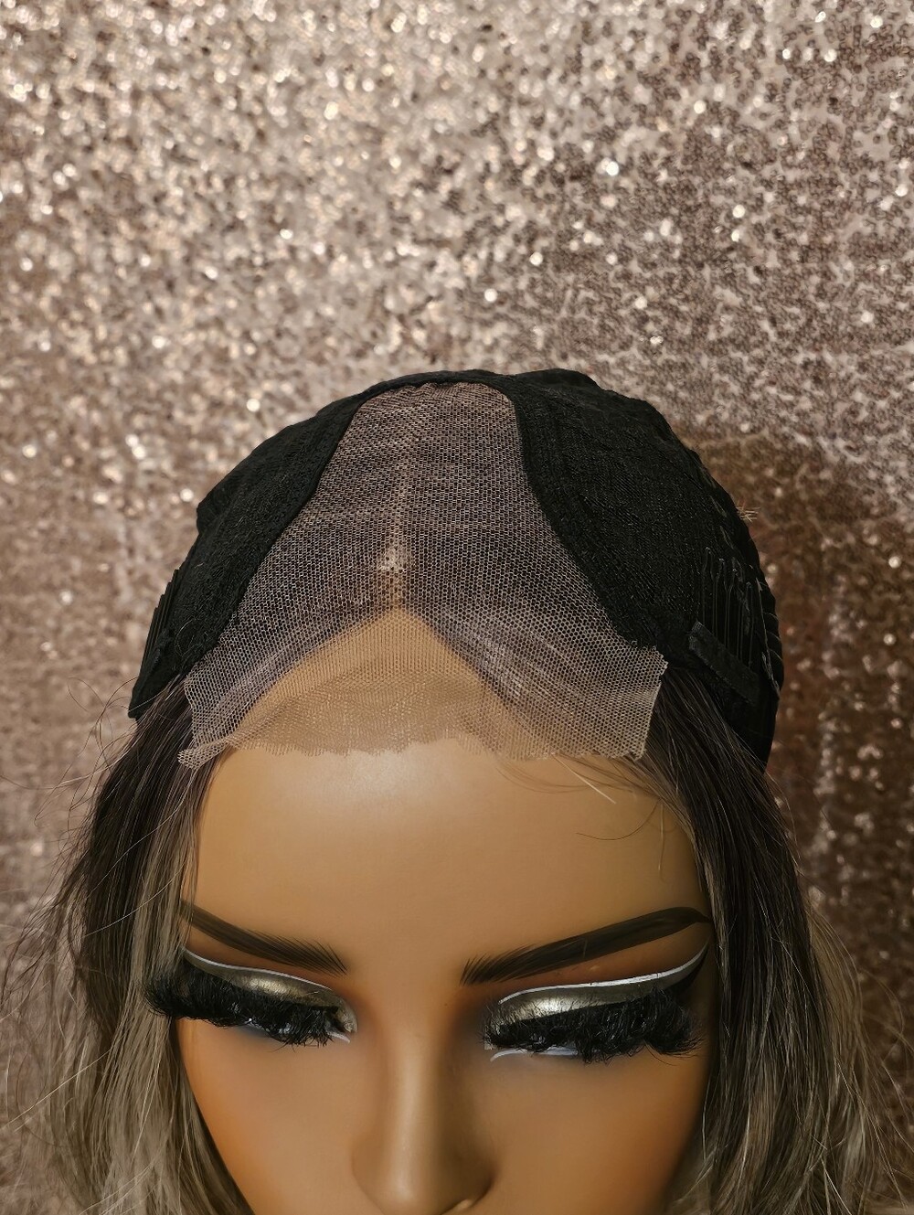 Wig - Picture 4 of 5